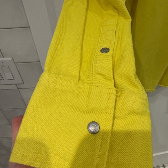 Calvin Klein Jeans Yellow Lightweight Jacket with Yoke Detail - Picture 2 of 6